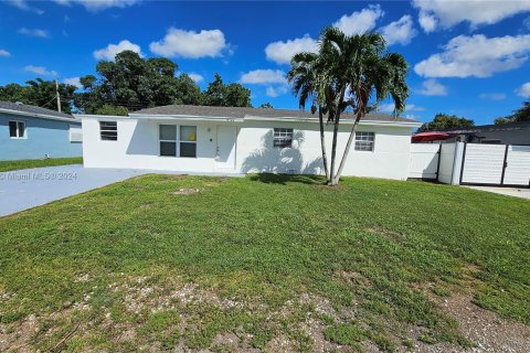 Villa ou maison à vendre à Dania Beach, Floride: 3 chambres, 109.16 m2 № 1379097 - photo 1