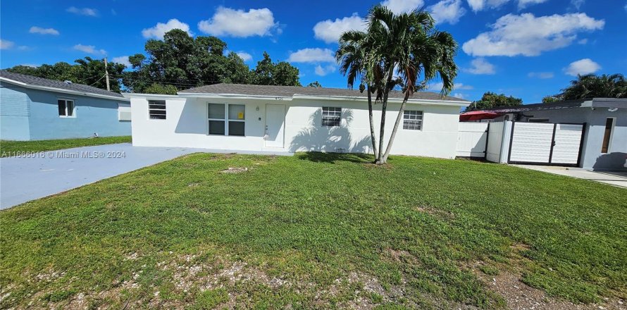 House in Dania Beach, Florida 3 bedrooms, 109.16 sq.m. № 1379097