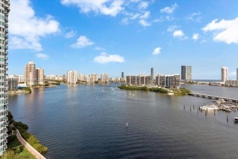 Condo in Aventura, Florida, 4 bedrooms  № 1076127 - photo 1