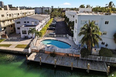 Copropriété à vendre à Miami Beach, Floride: 2 chambres, 87.33 m2 № 1076533 - photo 22