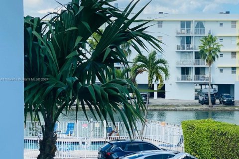 Copropriété à vendre à Miami Beach, Floride: 2 chambres, 87.33 m2 № 1076533 - photo 5