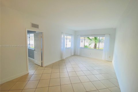 Copropriété à vendre à Miami Beach, Floride: 2 chambres, 87.33 m2 № 1076533 - photo 2