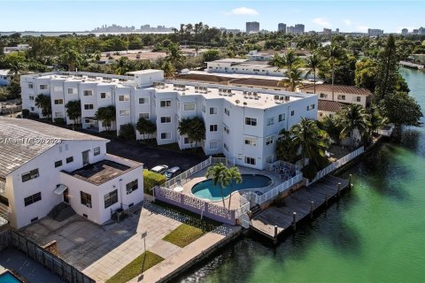 Copropriété à vendre à Miami Beach, Floride: 2 chambres, 87.33 m2 № 1076533 - photo 18