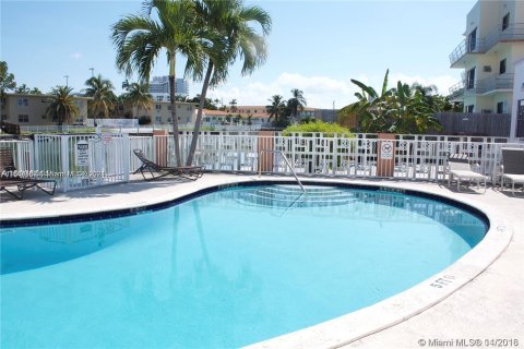 Copropriété à vendre à Miami Beach, Floride: 2 chambres, 87.33 m2 № 1076533 - photo 21