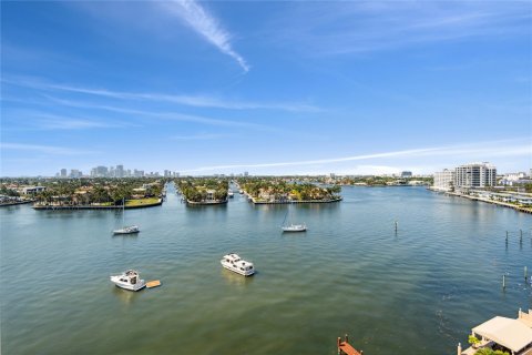 Condo in Fort Lauderdale, Florida, 2 bedrooms  № 1076868 - photo 11