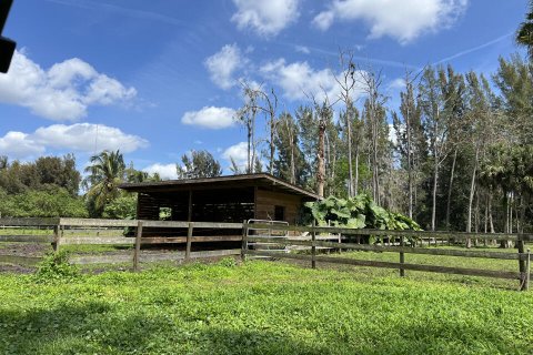 House in Lake Worth, Florida 4 bedrooms, 214.14 sq.m. № 1076758 - photo 27