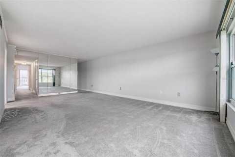 Copropriété à vendre à Clearwater, Floride: 2 chambres, 117.99 m2 № 1352337 - photo 7