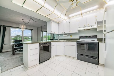 Copropriété à vendre à Clearwater, Floride: 2 chambres, 117.99 m2 № 1352337 - photo 14