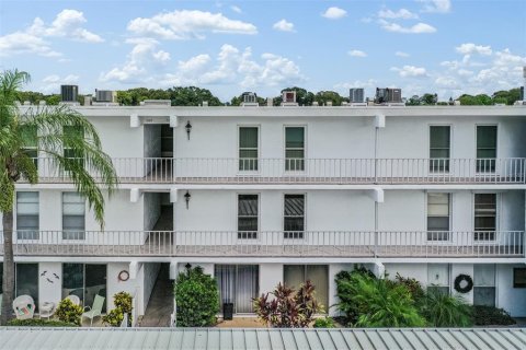 Copropriété à vendre à Clearwater, Floride: 2 chambres, 117.99 m2 № 1352337 - photo 2