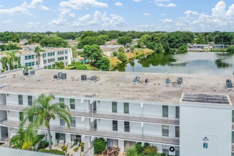 Copropriété à vendre à Clearwater, Floride: 2 chambres, 117.99 m2 № 1352337 - photo 1