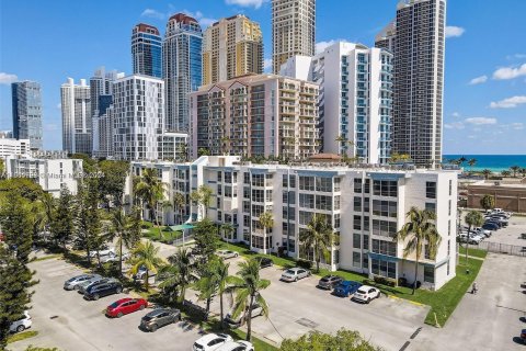 Copropriété à vendre à Sunny Isles Beach, Floride: 1 chambre, 57.6 m2 № 1332929 - photo 25