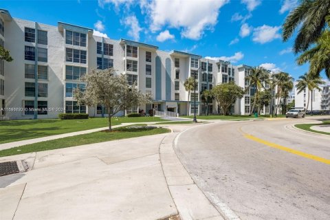 Copropriété à vendre à Sunny Isles Beach, Floride: 1 chambre, 57.6 m2 № 1332929 - photo 7