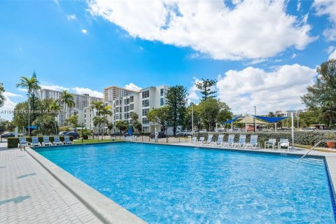 Studio in the Condo in Sunny Isles Beach, Florida  № 1332929 - photo 23