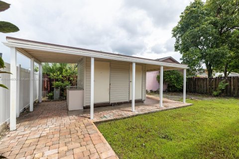 Villa ou maison à vendre à Miami Gardens, Floride: 2 chambres, 97.64 m2 № 1332853 - photo 30