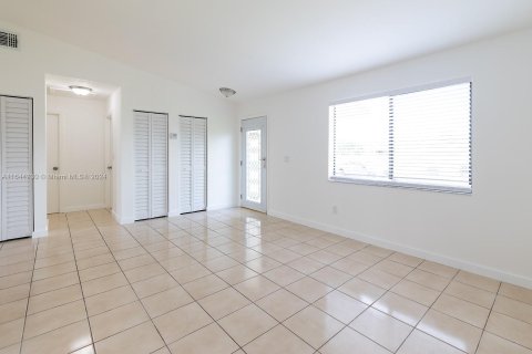 House in Miami Gardens, Florida 2 bedrooms, 97.64 sq.m. № 1332853 - photo 20