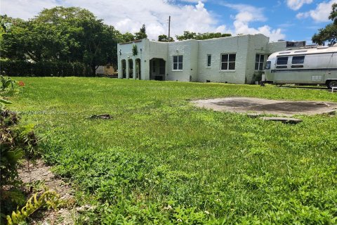 Casa en venta en West Miami, Florida, 3 dormitorios, 141.95 m2 № 1332885 - foto 2