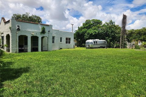 Villa ou maison à vendre à West Miami, Floride: 3 chambres, 141.95 m2 № 1332885 - photo 10