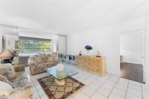 Copropriété à vendre à Miami, Floride: 1 chambre, 93.09 m2 № 1222051 - photo 7