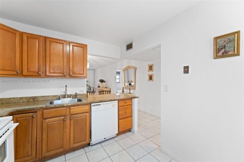 Condominio en venta en Miami, Florida, 1 dormitorio, 93.09 m2 № 1222051 - foto 3