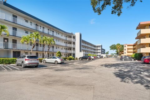 Condo in Miami, Florida, 1 bedroom  № 1222051 - photo 20