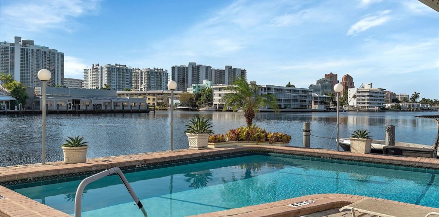 Condo in Fort Lauderdale, Florida, 1 bedroom  № 1226757