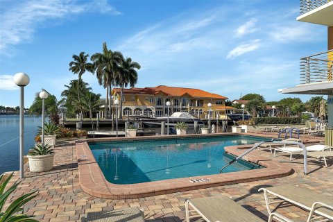 Condo in Fort Lauderdale, Florida, 1 bedroom  № 1226757 - photo 2