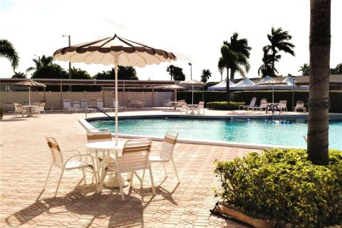 Casa en venta en West Palm Beach, Florida, 1 dormitorio, 56.76 m2 № 1226680 - foto 12