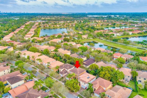 House in West Palm Beach, Florida 5 bedrooms, 296.36 sq.m. № 1045668 - photo 6