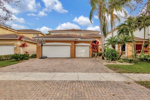 House in West Palm Beach, Florida 5 bedrooms, 296.36 sq.m. № 1045668 - photo 11