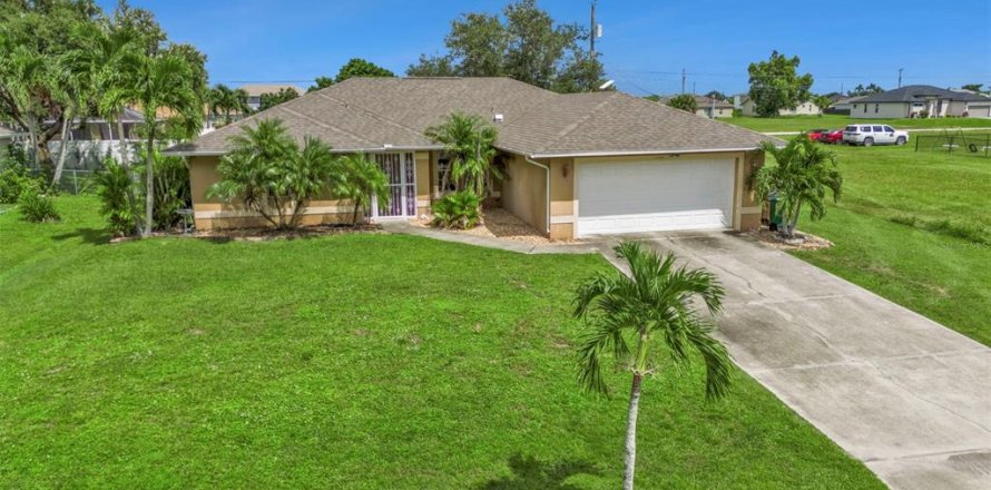 Casa en Cape Coral, Florida 3 dormitorios, 198.44 m2 № 1342497