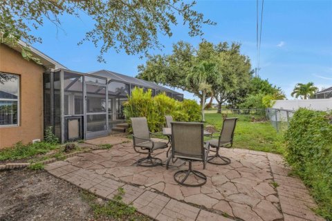 Villa ou maison à vendre à Cape Coral, Floride: 3 chambres, 198.44 m2 № 1342497 - photo 6