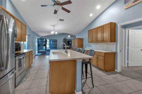 Villa ou maison à vendre à Cape Coral, Floride: 3 chambres, 198.44 m2 № 1342497 - photo 8