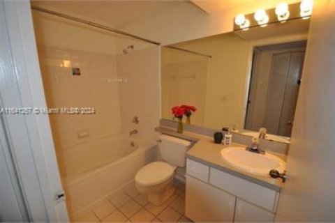 Condo in Delray Beach, Florida, 2 bedrooms  № 1327530 - photo 6