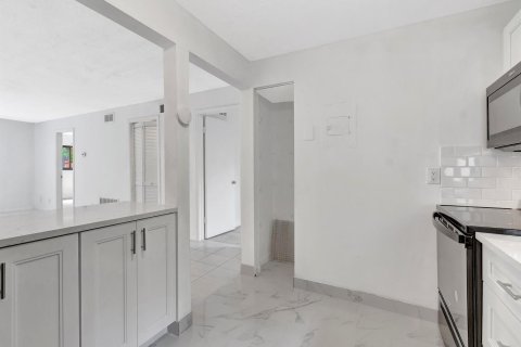 Copropriété à vendre à Boca Raton, Floride: 2 chambres, 80.82 m2 № 1051278 - photo 21