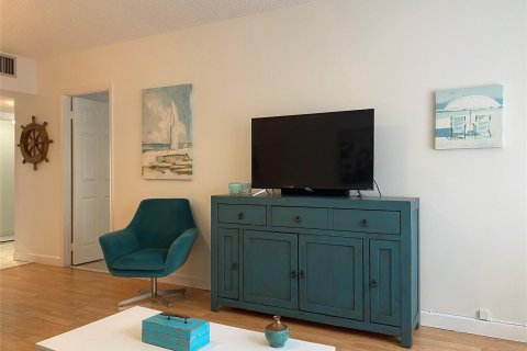 Condo in Lauderdale Lakes, Florida, 1 bedroom  № 1051316 - photo 29