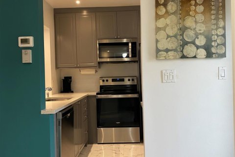 Condo in Lauderdale Lakes, Florida, 1 bedroom  № 1051316 - photo 12