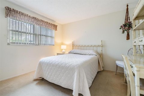 Condo in New Port Richey, Florida, 2 bedrooms  № 1267708 - photo 20