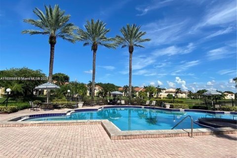 Condo in Pompano Beach, Florida, 1 bedroom  № 1381921 - photo 8