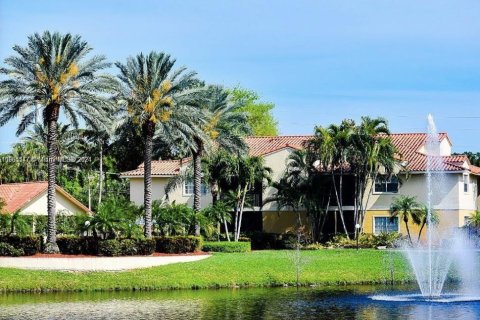 Condo in Pompano Beach, Florida, 1 bedroom  № 1381921 - photo 1