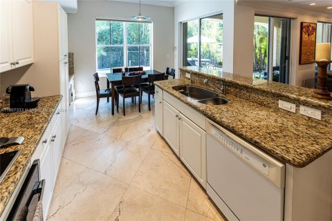 Villa ou maison à vendre à Aventura, Floride: 4 chambres, 273.97 m2 № 1382015 - photo 21