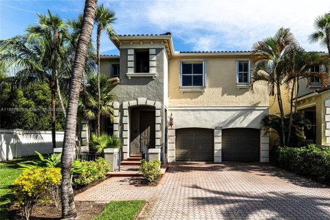 Villa ou maison à vendre à Aventura, Floride: 4 chambres, 273.97 m2 № 1382015 - photo 3