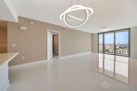 Condominio en venta en Sunny Isles Beach, Florida, 2 dormitorios, 141.58 m2 № 1282412 - foto 17