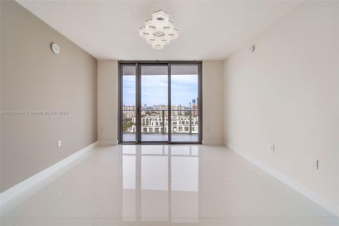 Condominio en venta en Sunny Isles Beach, Florida, 2 dormitorios, 141.58 m2 № 1282412 - foto 18