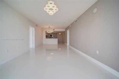 Condominio en venta en Sunny Isles Beach, Florida, 2 dormitorios, 141.58 m2 № 1282412 - foto 29