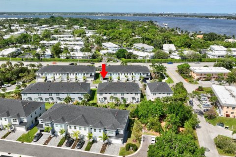 Adosado en venta en Stuart, Florida, 3 dormitorios, 152.08 m2 № 1059949 - foto 5