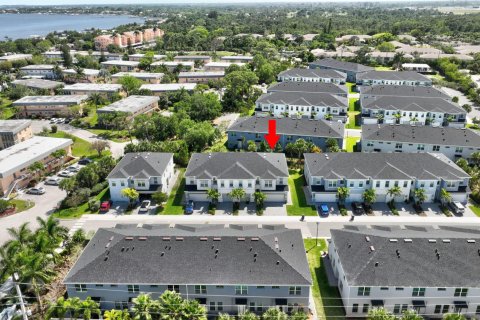 Adosado en venta en Stuart, Florida, 3 dormitorios, 152.08 m2 № 1059949 - foto 9