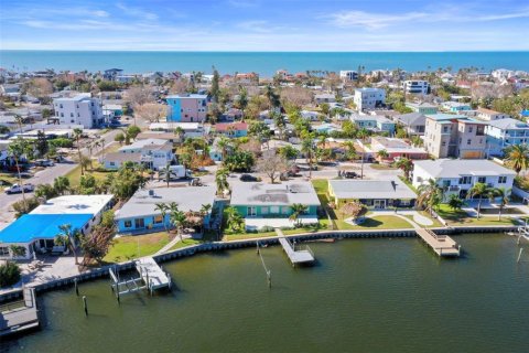 Terreno en venta en Redington Beach, Florida № 1429207 - foto 1