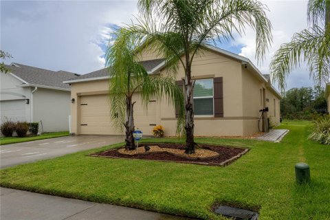 House in Kissimmee, Florida 4 bedrooms, 144.37 sq.m. № 1351577 - photo 1