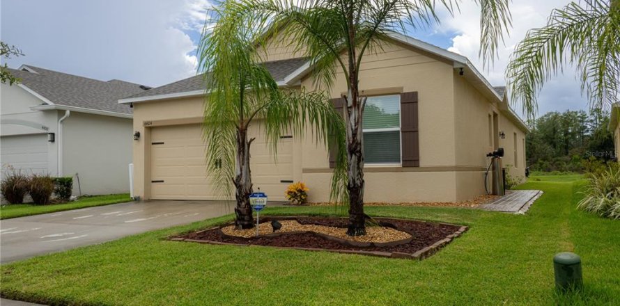 Villa ou maison à Kissimmee, Floride 4 chambres, 144.37 m2 № 1351577