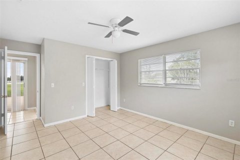 House in Deltona, Florida 3 bedrooms, 133.97 sq.m. № 1351573 - photo 15